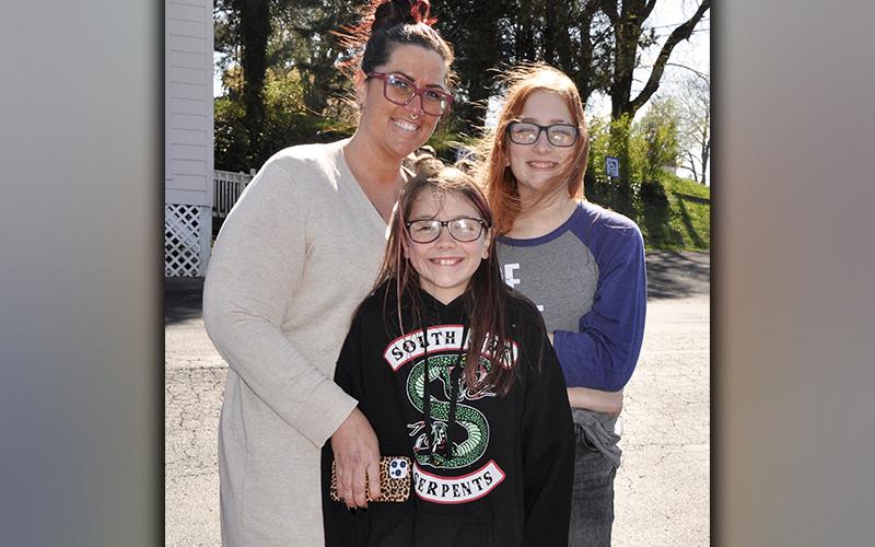 Friends, acquaintances and family members gathered to honor their friend Shane Adrian “Dewey” Derreberry Thursday, April 1, at the First Baptist Church of Blue Ridge. Shown are Danielle Hurd, Karleigh and Karis, from left.