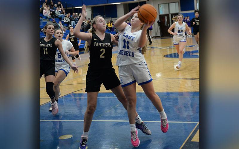 Fannin County’s Izzie Jabaley battles against Union County’s Regan Trilica Saturday afternoon in the two teams second meeting this season. Fannin avenged their earlier loss with a 48-44 win.