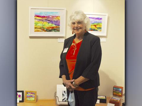 The Blue Ridge Mountains Arts Association hosted the Southern Appalachian Artist Guild’s  (SAAG) Autumn Member Show award ceremony and opening reception Saturday, October 16. Judy Holland, of Brasstown, North Carolina, is a SAAG member and the Artist in Residence for the fourth quarter at The Art Center. Her art works will be on display at The Art Center until December 18.  