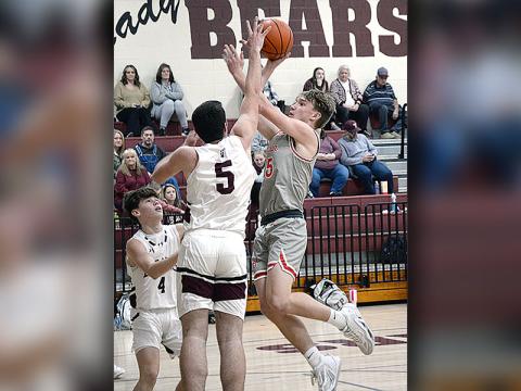 Avery Crowder lines up a shot for the Copper Basin Cougars