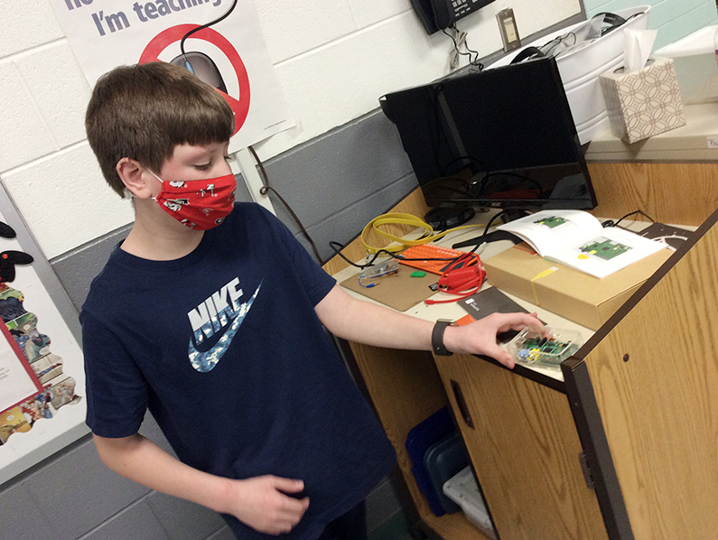 Fannin County Middle School student Alex Hughes uses Kano technology to build a computer.