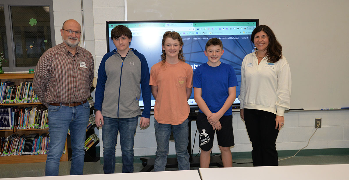 Fannin County Middle School’s Shark Tank second place winners are in the welding business. Shown following the presentation are, from left, Fannin County Economic Development Director Erick Youngberg, Brady Thomas, Trenton Flowers, Wyatt Flowers, and Fannin County Chamber of Commerce President Christie Gribble.