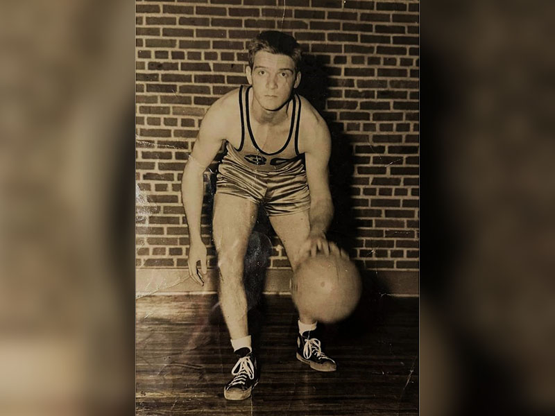 Blue Ridge High School senior Oliver LeMaster moved to Fannin County and joined the boys basketball team. He played 1942-43 season.