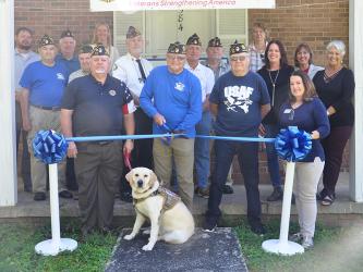 News Observer photo/Hannah Jack Shown cutting the ribbon is Commander Richard Crosley. Attending the ribbon cutting with him were Shane Baugh, John Grizzell, Ron Wallace, Larry Dyer, James Callender and his servic dog Louie, Steve Strickland, Ronnie Rabun, Gerald “Chief Mac” McMillen, Chris McKee, Amy Curtis, Pam Fink, Deborah Calloway, Leslie Callendar, Dianne Mallernee and Glenda Reilly.